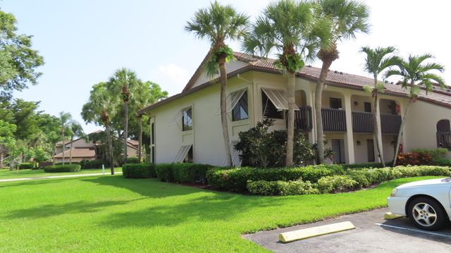 10101 Mangrove Drive 201, Boynton Beach, FL 33437