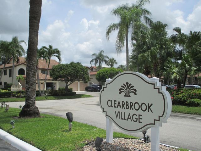 10101 Mangrove Drive 201, Boynton Beach, FL 33437