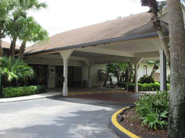 10101 Mangrove Drive 201, Boynton Beach, FL 33437