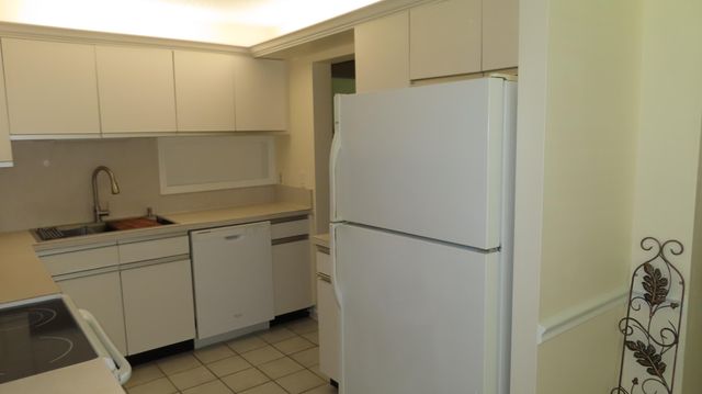 10101 Mangrove Drive 201, Boynton Beach, FL 33437