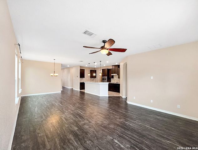 6830 Foster Flds, Converse, TX 78109