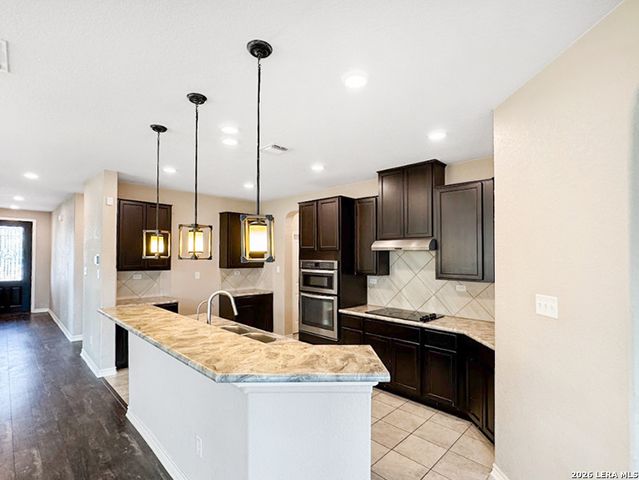 6830 Foster Flds, Converse, TX 78109