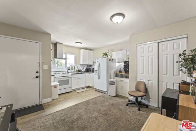 901 E 42nd Street, Los Angeles, CA 90011