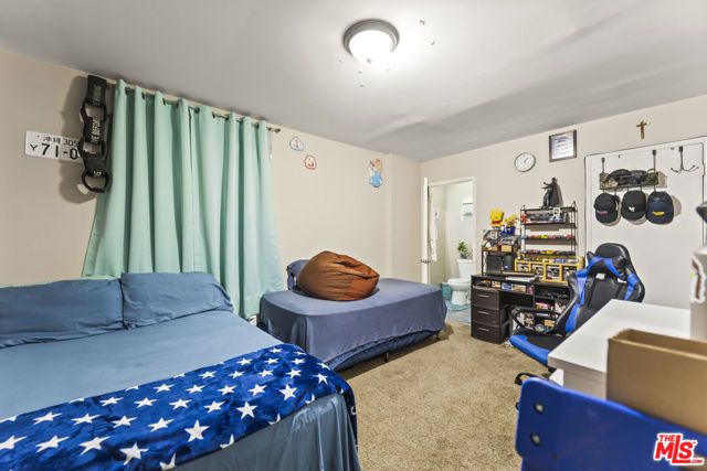 901 E 42nd Street, Los Angeles, CA 90011