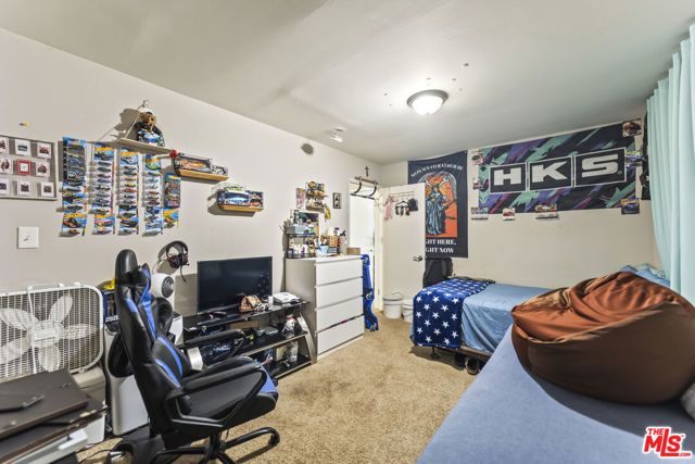 901 E 42nd Street, Los Angeles, CA 90011