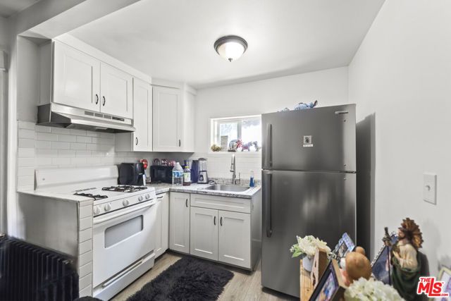 901 E 42nd Street, Los Angeles, CA 90011