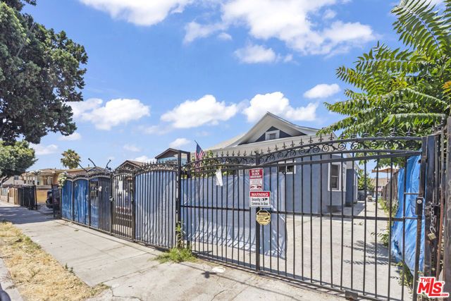 901 E 42nd Street, Los Angeles, CA 90011
