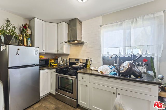 901 E 42nd Street, Los Angeles, CA 90011