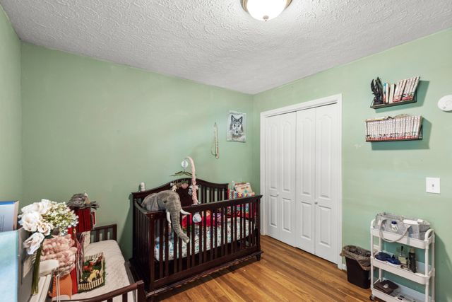 206 Brookwood Dr, Burns, TN 37029