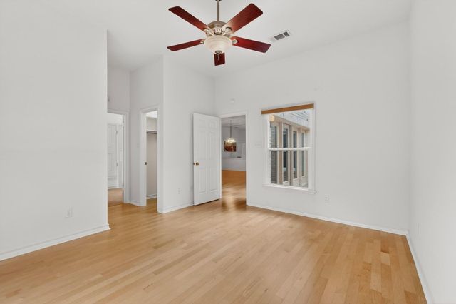 2203 Onion Creek PKWY 8, Austin, TX 78747