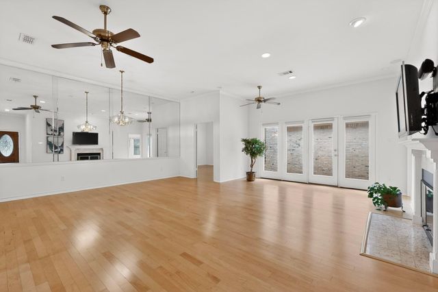 2203 Onion Creek PKWY 8, Austin, TX 78747