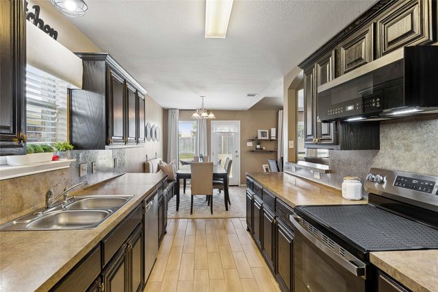 2804 Hospital Boulevard, Grand Prairie, TX 75051