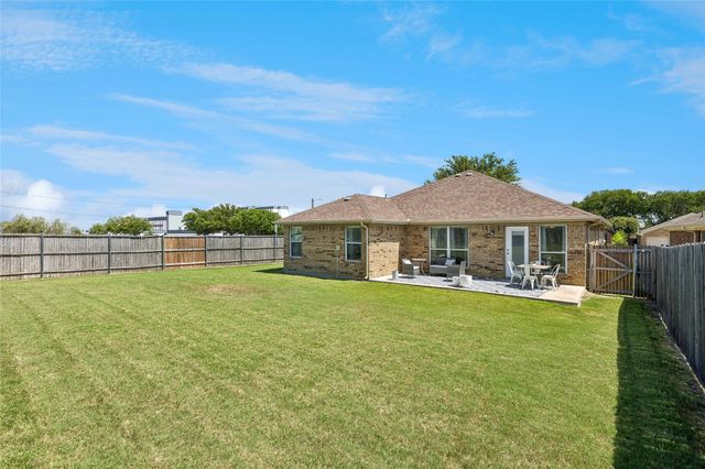 2804 Hospital Boulevard, Grand Prairie, TX 75051