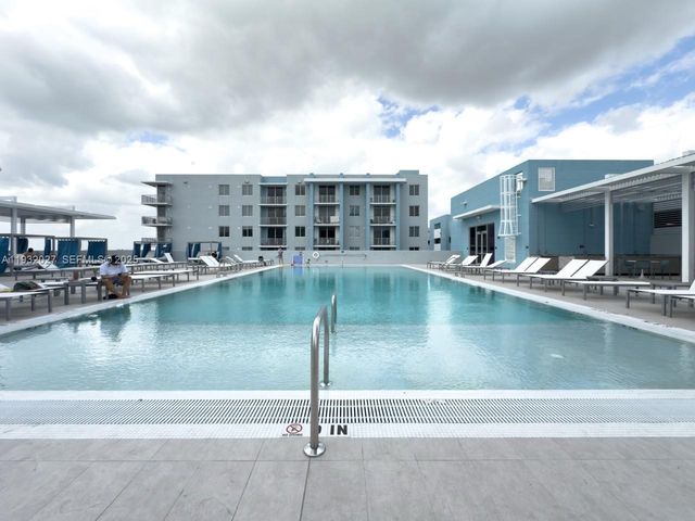 7875 NW 107th Ave 417, Doral, FL 33178