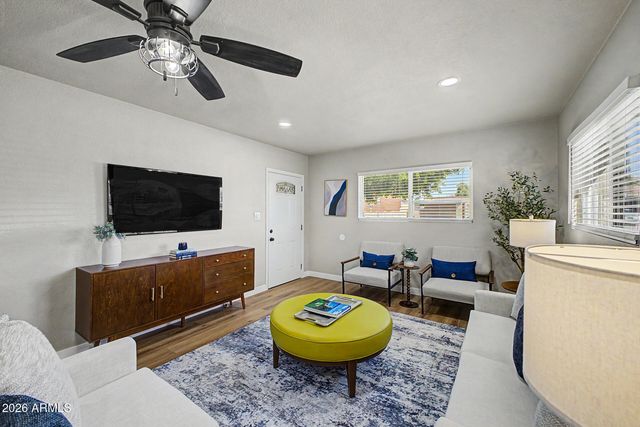 429 W 9TH Street, Mesa, AZ 85201