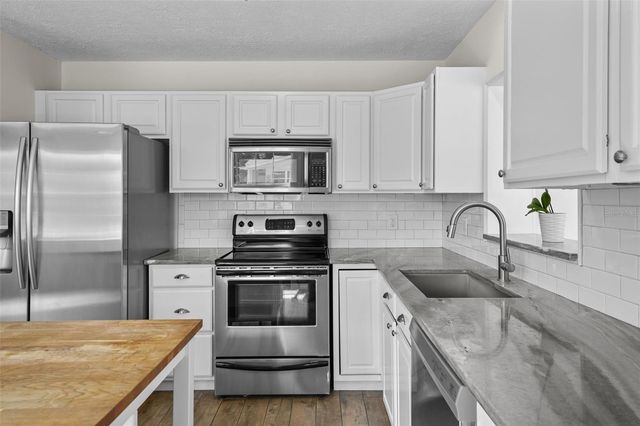 281 38TH AVENUE NE, St Petersburg, FL 33704