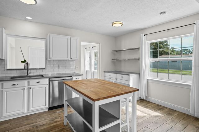 281 38TH AVENUE NE, St Petersburg, FL 33704