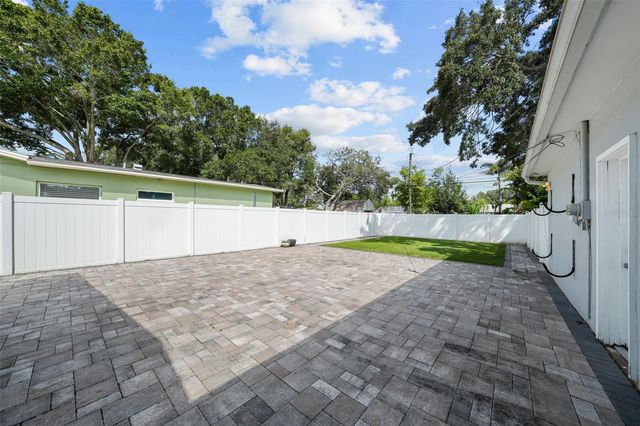 281 38TH AVENUE NE, St Petersburg, FL 33704