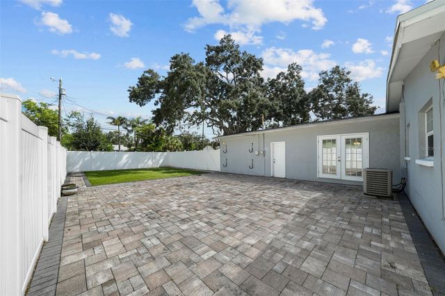 281 38TH AVENUE NE, St Petersburg, FL 33704