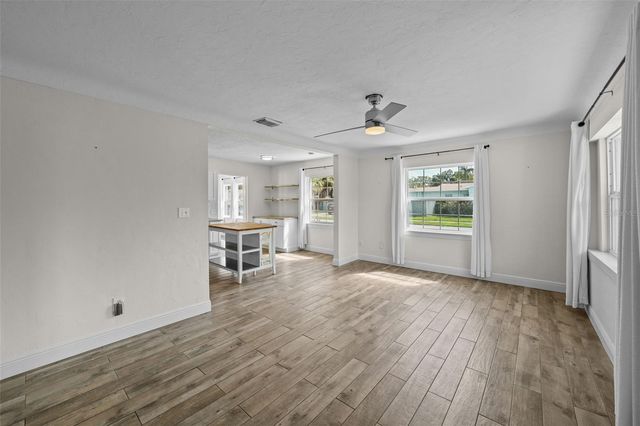 281 38TH AVENUE NE, St Petersburg, FL 33704