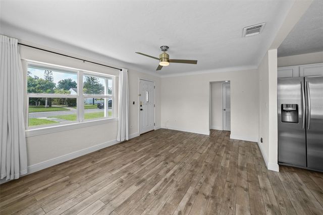 281 38TH AVENUE NE, St Petersburg, FL 33704