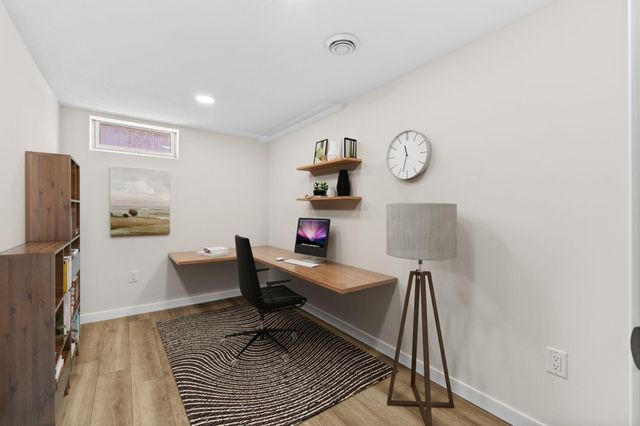 1895 Shryer Avenue W, Roseville, MN 55113