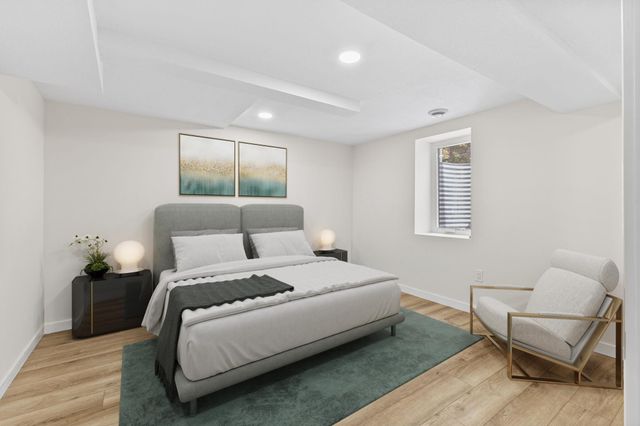 1895 Shryer Avenue W, Roseville, MN 55113