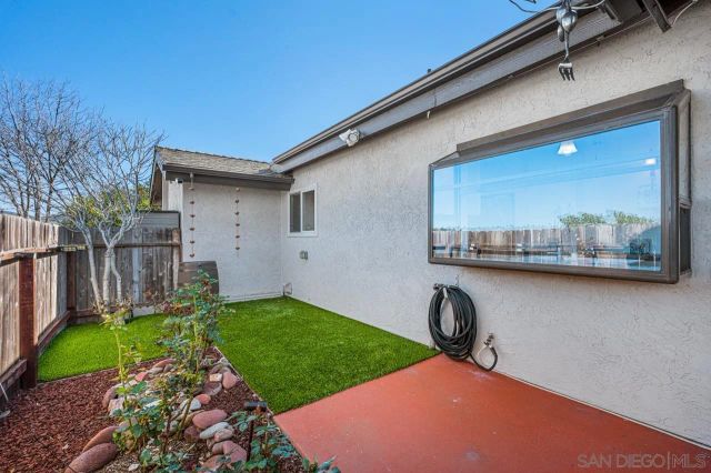 724 Nob Circle, Vista, CA 92084