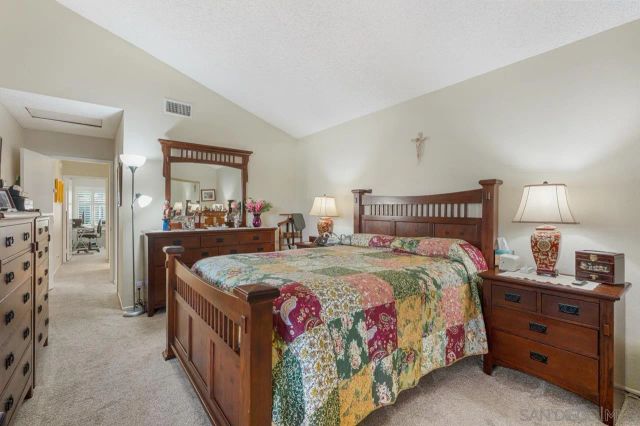 724 Nob Circle, Vista, CA 92084