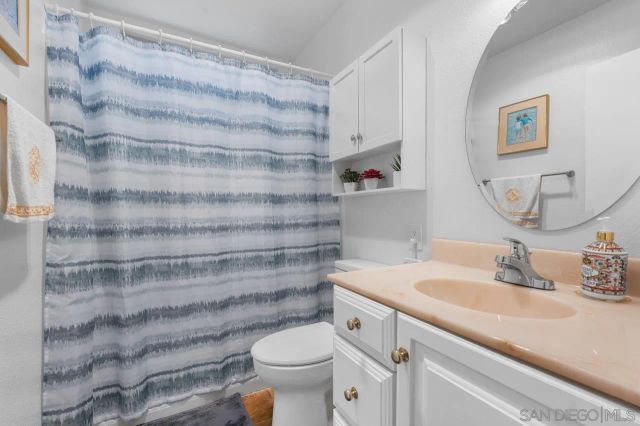 724 Nob Circle, Vista, CA 92084