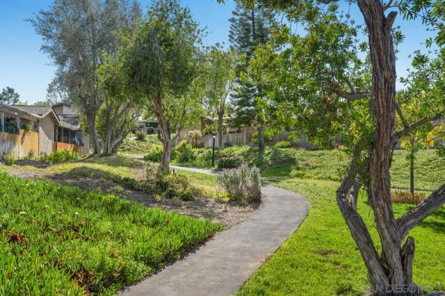 724 Nob Circle, Vista, CA 92084