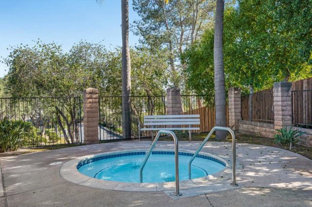 724 Nob Circle, Vista, CA 92084