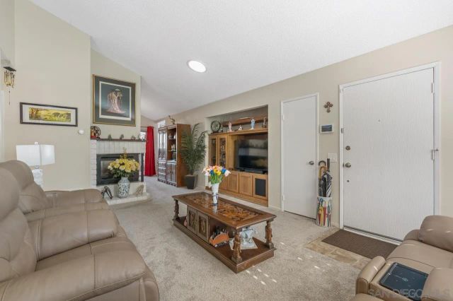 724 Nob Circle, Vista, CA 92084