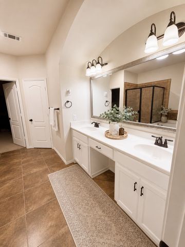 232 Buckingham Avenue, Euless, TX 76040
