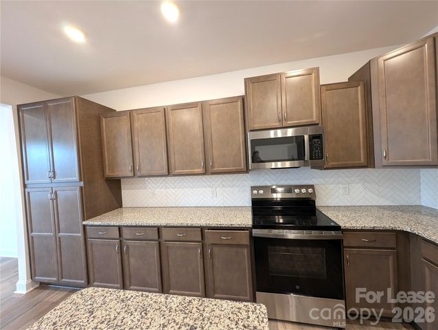 7712 Ethora Way, Charlotte, NC 28216