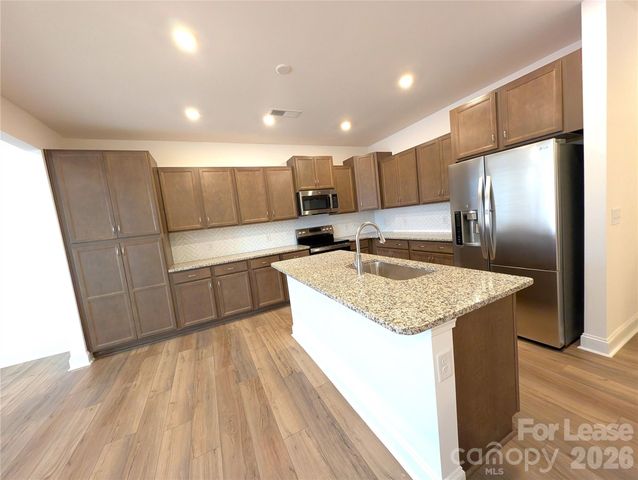 7712 Ethora Way, Charlotte, NC 28216