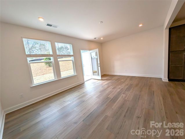 7712 Ethora Way, Charlotte, NC 28216