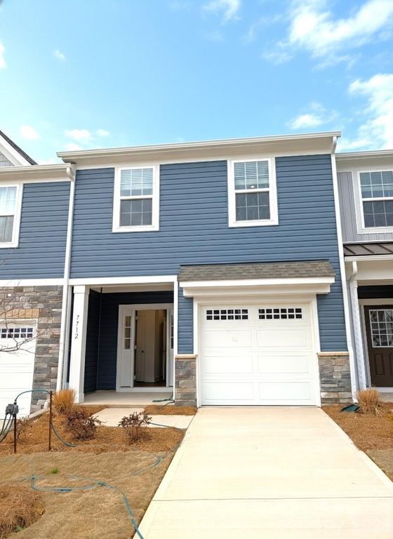 7712 Ethora Way, Charlotte, NC 28216