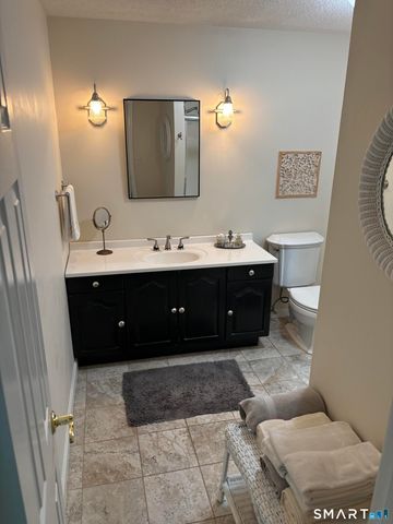 80 Pine Hollow Drive, Middlebury, CT 06762