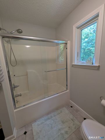 80 Pine Hollow Drive, Middlebury, CT 06762