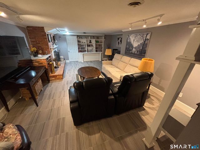 80 Pine Hollow Drive, Middlebury, CT 06762