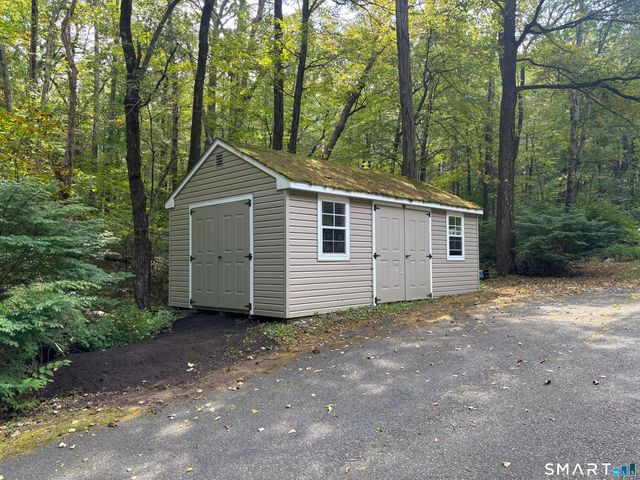 80 Pine Hollow Drive, Middlebury, CT 06762