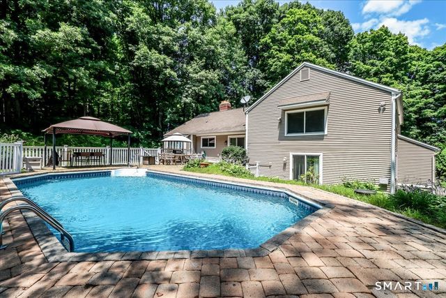 80 Pine Hollow Drive, Middlebury, CT 06762