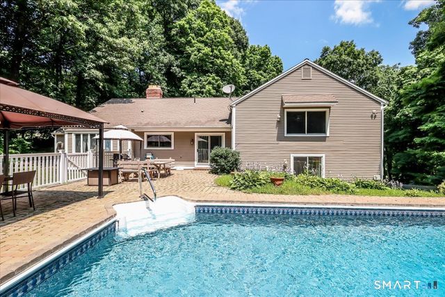 80 Pine Hollow Drive, Middlebury, CT 06762
