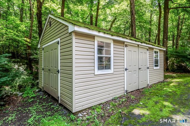 80 Pine Hollow Drive, Middlebury, CT 06762