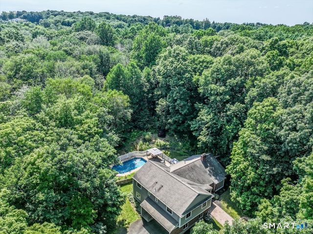 80 Pine Hollow Drive, Middlebury, CT 06762