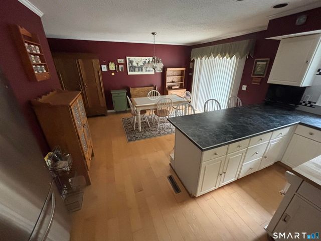 80 Pine Hollow Drive, Middlebury, CT 06762