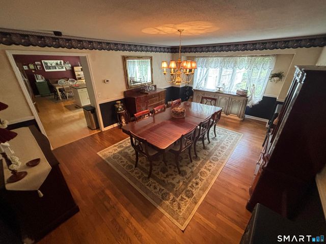 80 Pine Hollow Drive, Middlebury, CT 06762