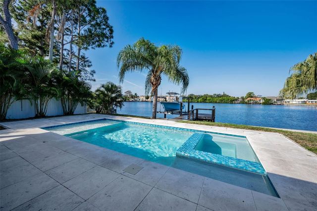 8744 SUNLIT COVE DRIVE NE, St Petersburg, FL 33702