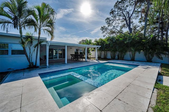 8744 SUNLIT COVE DRIVE NE, St Petersburg, FL 33702